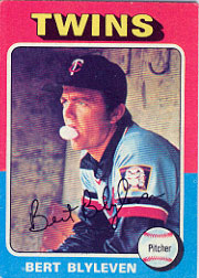 1975 Topps Baseball Cards      030      Bert Blyleven